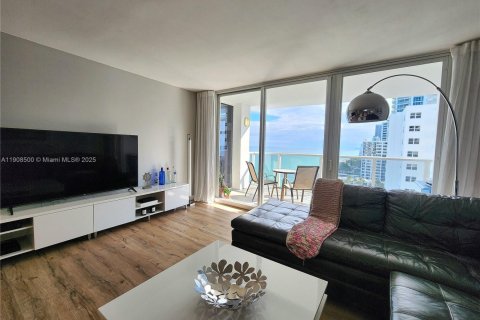 Copropriété à louer à Hollywood, Floride: 2 chambres, 126.35 m2 № 1966739 - photo 4