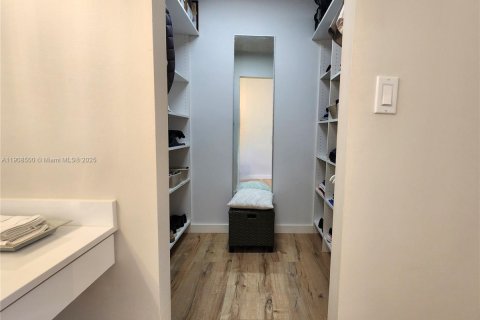 Copropriété à louer à Hollywood, Floride: 2 chambres, 126.35 m2 № 1966739 - photo 28