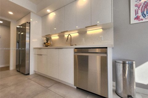 Copropriété à louer à Hollywood, Floride: 2 chambres, 126.35 m2 № 1966739 - photo 11