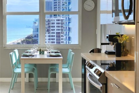 Copropriété à louer à Hollywood, Floride: 2 chambres, 126.35 m2 № 1966739 - photo 15