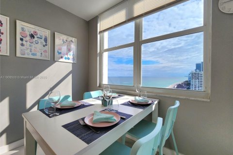 Copropriété à louer à Hollywood, Floride: 2 chambres, 126.35 m2 № 1966739 - photo 18