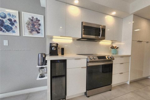 Copropriété à louer à Hollywood, Floride: 2 chambres, 126.35 m2 № 1966739 - photo 20