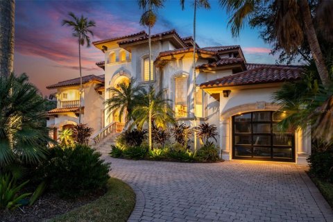 House in Sarasota, Florida 4 bedrooms, 549.33 sq.m. № 2108079