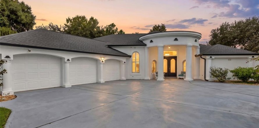 Villa ou maison à DeBary, Floride 4 chambres, 321.26 m2 № 2395806