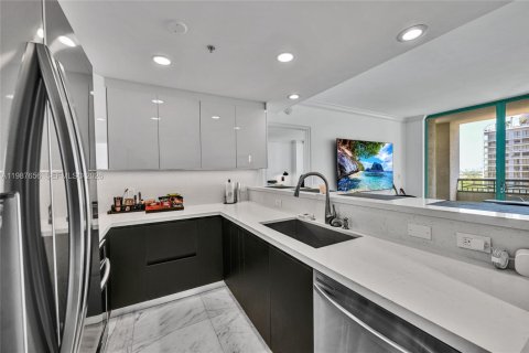 Condo in Miami, Florida, 1 bedroom  № 2053082 - photo 14