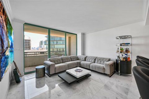 Condo in Miami, Florida, 1 bedroom  № 2053082 - photo 10