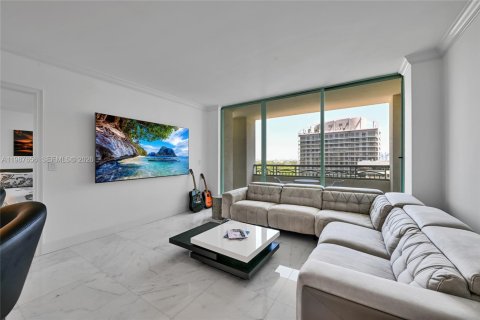 Condo in Miami, Florida, 1 bedroom  № 2053082 - photo 13