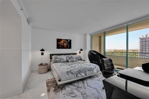 Condo in Miami, Florida, 1 bedroom  № 2053082 - photo 8