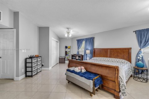 Casa en venta en Miami, Florida, 4 dormitorios, 214.42 m2 № 1762984 - foto 15