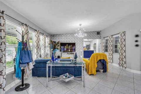 Casa en venta en Miami, Florida, 4 dormitorios, 214.42 m2 № 1762984 - foto 5