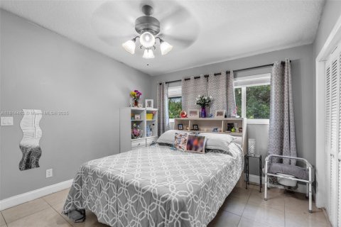 Casa en venta en Miami, Florida, 4 dormitorios, 214.42 m2 № 1762984 - foto 21
