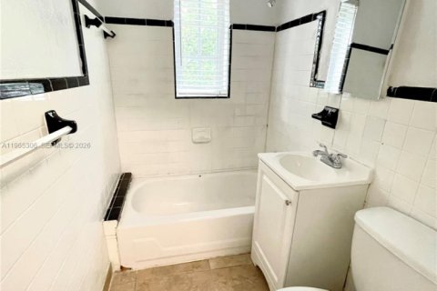 Apartamento en alquiler en Miami Beach, Florida, 41.81 m2 № 2026935 - foto 12