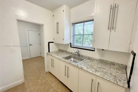 Apartamento en alquiler en Miami Beach, Florida, 41.81 m2 № 2026935 - foto 10