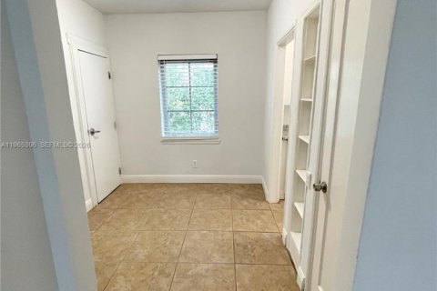 Apartamento en alquiler en Miami Beach, Florida, 41.81 m2 № 2026935 - foto 8