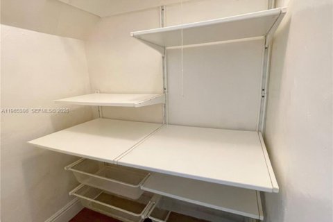 Apartamento en alquiler en Miami Beach, Florida, 41.81 m2 № 2026935 - foto 7