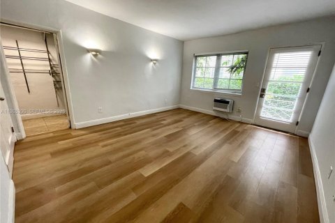 Apartamento en alquiler en Miami Beach, Florida, 41.81 m2 № 2026935 - foto 5