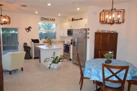 Touwnhouse à vendre à Homestead, Floride: 3 chambres, 123.37 m2 № 2091158 - photo 12
