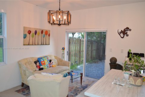Touwnhouse à vendre à Homestead, Floride: 3 chambres, 123.37 m2 № 2091158 - photo 5