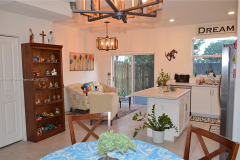 Touwnhouse à vendre à Homestead, Floride: 3 chambres, 123.37 m2 № 2091158 - photo 14