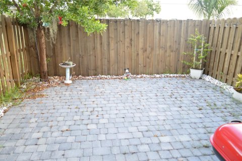 Touwnhouse à vendre à Homestead, Floride: 3 chambres, 123.37 m2 № 2091158 - photo 4