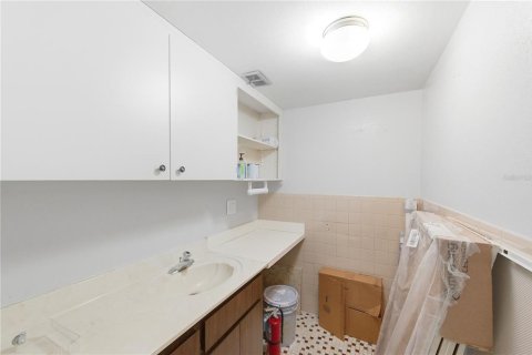 Propiedad comercial en venta en Largo, Florida, 104.52 m2 № 2156757 - foto 8