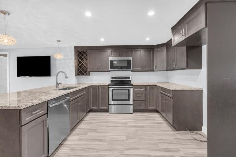 House in Hudson, Florida 2 bedrooms, 108.51 sq.m. № 1849822 - photo 3