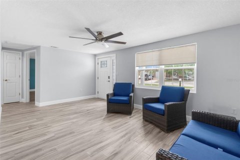 House in Hudson, Florida 2 bedrooms, 108.51 sq.m. № 1849822 - photo 11