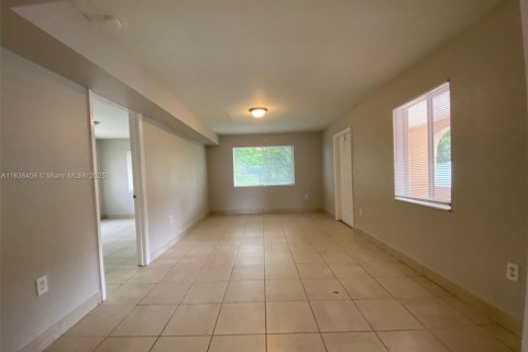 Casa en venta en Hallandale Beach, Florida, 4 dormitorios, 138.61 m2 № 1823416 - foto 3