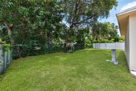 Casa en venta en Hallandale Beach, Florida, 4 dormitorios, 138.61 m2 № 1823416 - foto 27