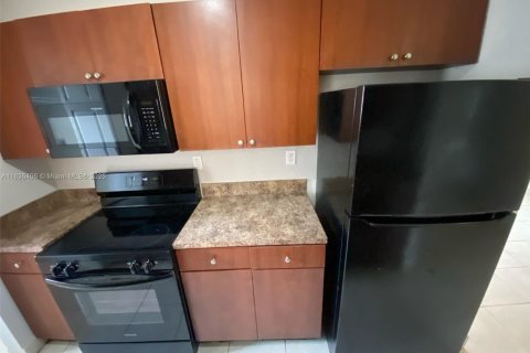 Casa en venta en Hallandale Beach, Florida, 4 dormitorios, 138.61 m2 № 1823416 - foto 7