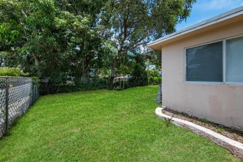 Casa en venta en Hallandale Beach, Florida, 4 dormitorios, 138.61 m2 № 1823416 - foto 26