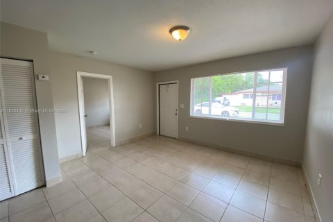 Casa en venta en Hallandale Beach, Florida, 4 dormitorios, 138.61 m2 № 1823416 - foto 14