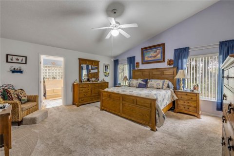 House in Daytona Beach, Florida 3 bedrooms, 227.33 sq.m. № 2277112 - photo 15