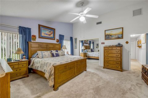 House in Daytona Beach, Florida 3 bedrooms, 227.33 sq.m. № 2277112 - photo 16