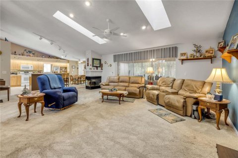 House in Daytona Beach, Florida 3 bedrooms, 227.33 sq.m. № 2277112 - photo 8