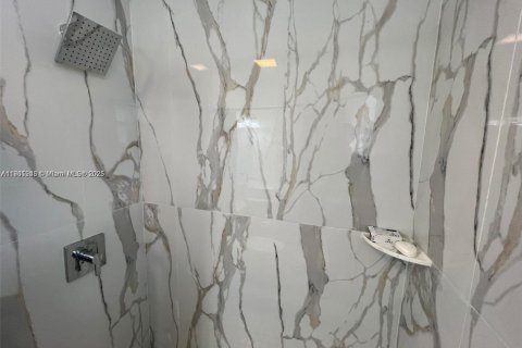 Casa en alquiler en Fort Lauderdale, Florida, 1 dormitorio, 155.61 m2 № 2012149 - foto 10