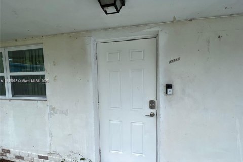 Casa en alquiler en Fort Lauderdale, Florida, 1 dormitorio, 155.61 m2 № 2012149 - foto 12