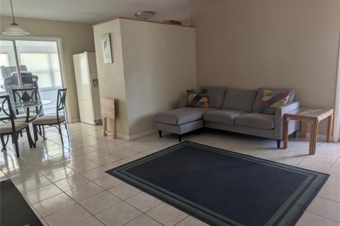 Villa ou maison à vendre à Port Charlotte, Floride: 2 chambres, 85.28 m2 № 1854499 - photo 4