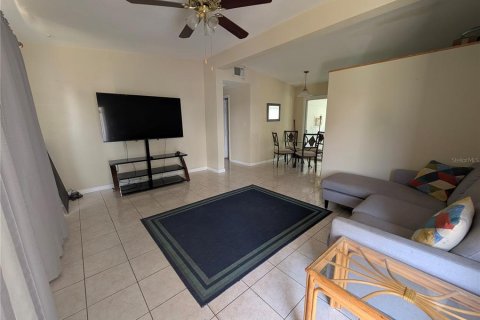 Villa ou maison à vendre à Port Charlotte, Floride: 2 chambres, 85.28 m2 № 1854499 - photo 3
