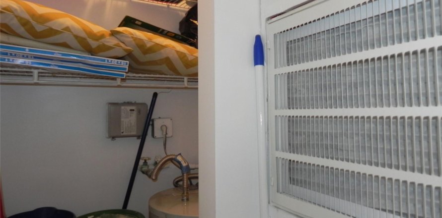 Condo in Pembroke Pines, Florida, 1 bedroom № 1014319