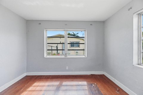 House in Pompano Beach, Florida 4 bedrooms, 115.48 sq.m. № 2249293 - photo 20