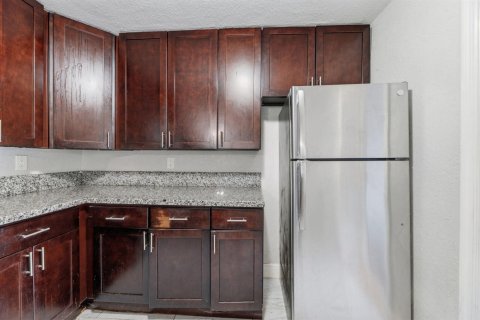 House in Pompano Beach, Florida 4 bedrooms, 115.48 sq.m. № 2249293 - photo 12