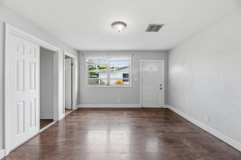 House in Pompano Beach, Florida 4 bedrooms, 115.48 sq.m. № 2249293 - photo 8