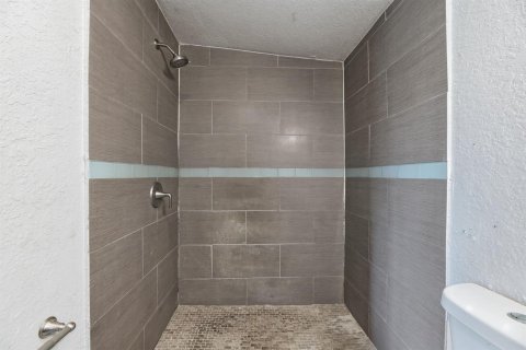 House in Pompano Beach, Florida 4 bedrooms, 115.48 sq.m. № 2249293 - photo 24