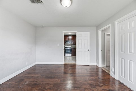 House in Pompano Beach, Florida 4 bedrooms, 115.48 sq.m. № 2249293 - photo 17