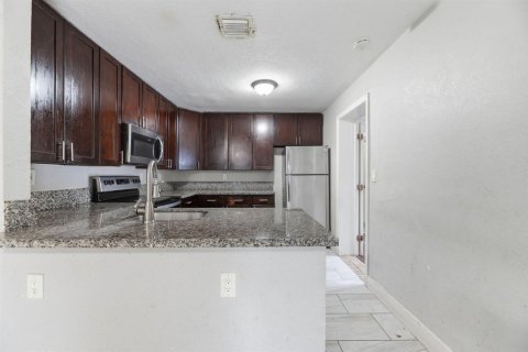 House in Pompano Beach, Florida 4 bedrooms, 115.48 sq.m. № 2249293 - photo 11