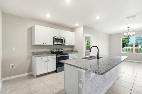 House in DeBary, Florida 3 bedrooms, 158.49 sq.m. № 2167615 - photo 9