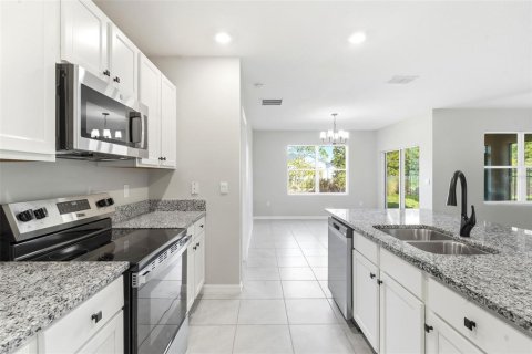 House in DeBary, Florida 3 bedrooms, 158.49 sq.m. № 2167615 - photo 10