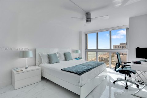 Condo in Miami Beach, Florida, 3 bedrooms  № 1976600 - photo 30