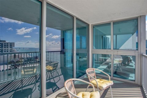 Condo in Miami Beach, Florida, 3 bedrooms  № 1976600 - photo 10